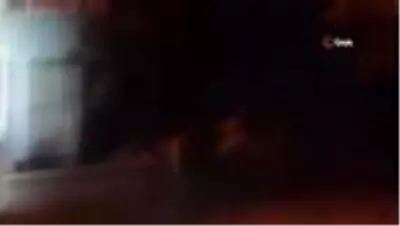 Son dakika haber: Muhtarın evi alevlere teslim oldu Son dakika haber: Muhtarın evi alevlere teslim oldu