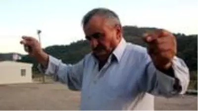 Trafik cezası kesilirken bir anda oynamaya başladı, polisler bile ne yapacağını şaşırdı Trafik cezası kesilirken bir anda oynamaya başladı, polisler bile ne yapacağını şaşırdı
