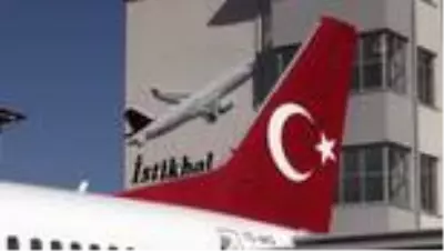 Öğrenciler okul bahçesindeki uçağa eklenen simülatörle uçuş eğitimi alacak Öğrenciler okul bahçesindeki uçağa eklenen simülatörle uçuş eğitimi alacak