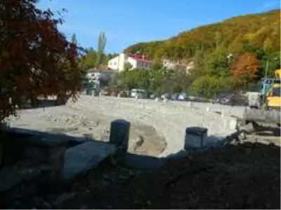 Posof'ta caddeler genişletiliyor Posof'ta caddeler genişletiliyor