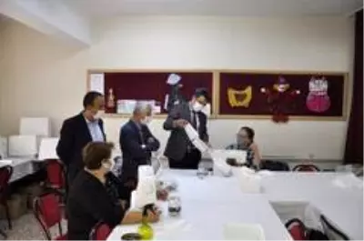 Safranbolu ilçesinde maske üretimi sürüyor Safranbolu ilçesinde maske üretimi sürüyor