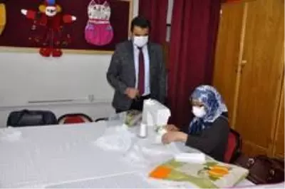 Safranbolu ilçesinde maske üretimi sürüyor Safranbolu ilçesinde maske üretimi sürüyor