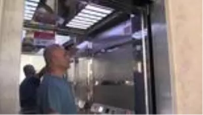 Sağlık çalışanı asansörü 5 saniyede dezenfekte eden sistem geliştirdi Sağlık çalışanı asansörü 5 saniyede dezenfekte eden sistem geliştirdi