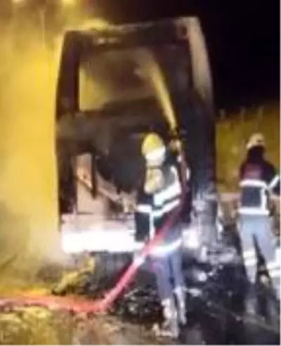 Son dakika haber: Şanlıurfa'da servis otobüsünde yangın; 15 kişi son anda kurtuldu Son dakika haber: Şanlıurfa'da servis otobüsünde yangın; 15 kişi son anda kurtuldu