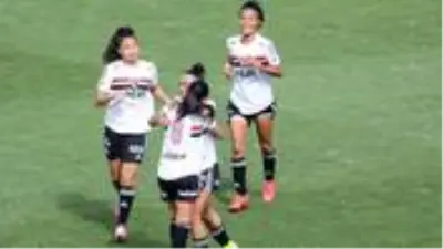 Sao Paulo Kadın Takımı, Taboao'yu 29-0 yenerek tarihi bir skor elde etti Sao Paulo Kadın Takımı, Taboao'yu 29-0 yenerek tarihi bir skor elde etti