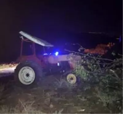 Şarampole uçan traktör sürücüsü ağır yaralandı Şarampole uçan traktör sürücüsü ağır yaralandı