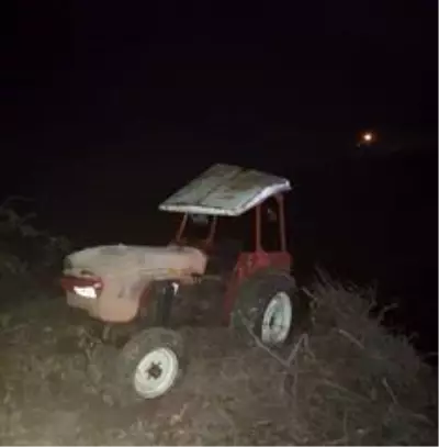 Şarampole uçan traktör sürücüsü ağır yaralandı Şarampole uçan traktör sürücüsü ağır yaralandı