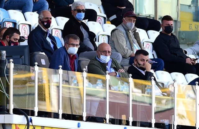 Şenol Güneş, İstanbulspor ile Akhisarspor maçını izledi Spor