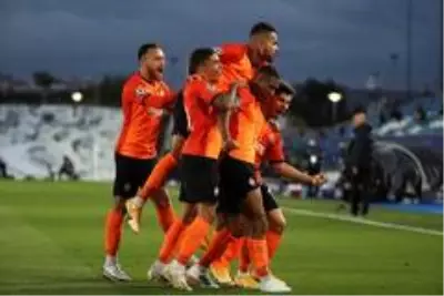 Son şampiyondan bol gollü başlangıç Son şampiyondan bol gollü başlangıç