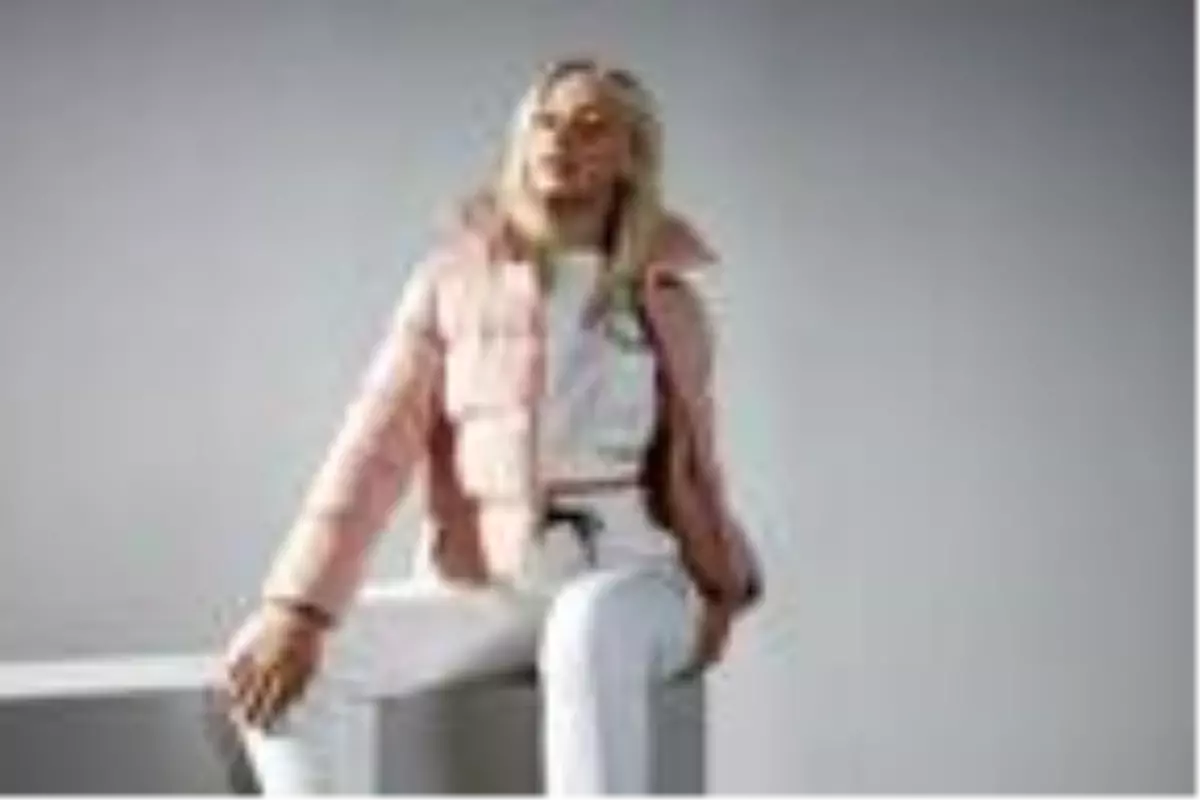 Sonbahar/kış sezonu kadın mont koleksiyonu satışta