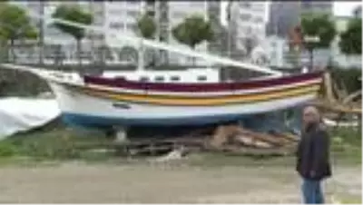Takasını şiir ve fotoğraflardan esinlenerek yaptı Takasını şiir ve fotoğraflardan esinlenerek yaptı