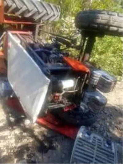 Tek kollu sürücü traktörün altında kalarak hayatını kaybetti Tek kollu sürücü traktörün altında kalarak hayatını kaybetti