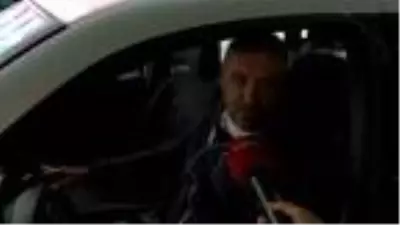 Trafikte telefon tutkusu...3 ayda 75 bin sürücüye ceza kesildi ancak manzara aynı... Trafikte telefon tutkusu...3 ayda 75 bin sürücüye ceza kesildi ancak manzara aynı...