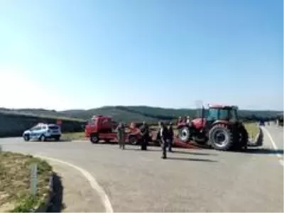 Traktörle çarpışan otomobil takla attı: 1 yaralı Traktörle çarpışan otomobil takla attı: 1 yaralı