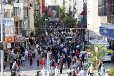 Vakaların arttığı İzmir'de korkutan görüntüler Vakaların arttığı İzmir'de korkutan görüntüler