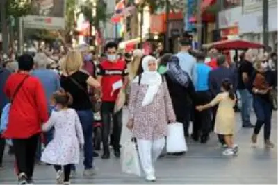 Vakaların arttığı İzmir'de korkutan görüntüler Vakaların arttığı İzmir'de korkutan görüntüler