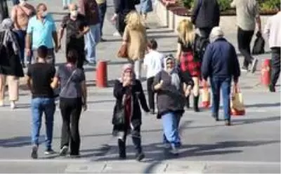 Vakaların arttığı İzmir'de korkutan görüntüler Vakaların arttığı İzmir'de korkutan görüntüler