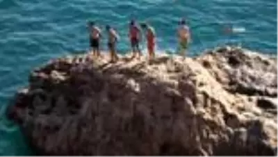 Yağmur ve fırtınaya yerini deniz keyfine bıraktı Yağmur ve fırtınaya yerini deniz keyfine bıraktı