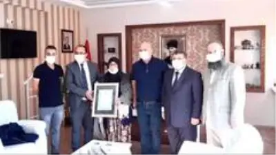Yangında hem çocuklarını hem de evlerini kaybeden aileye yeni yuva Yangında hem çocuklarını hem de evlerini kaybeden aileye yeni yuva