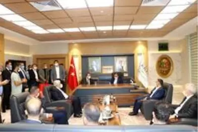 Yeni seçilen belediye başkanını ilk olarak Cumhurbaşkanı Erdoğan kutladı Yeni seçilen belediye başkanını ilk olarak Cumhurbaşkanı Erdoğan kutladı