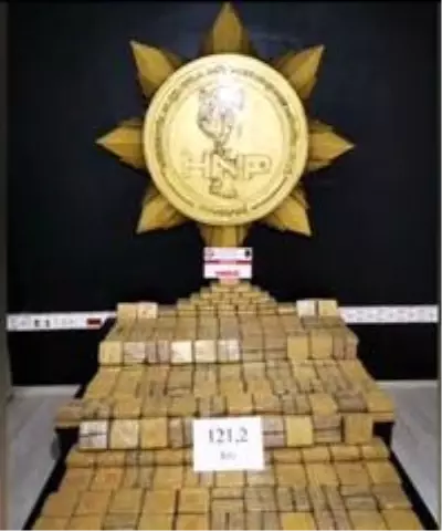 Yüksekova'da 121 kilo eroin ele geçirildi Yüksekova'da 121 kilo eroin ele geçirildi