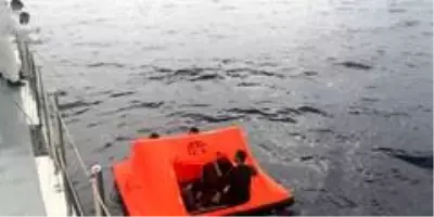 Yunan askerleri sınırları aştı, mültecileri Türk karasularına bırakıp kaçtı Yunan askerleri sınırları aştı, mültecileri Türk karasularına bırakıp kaçtı