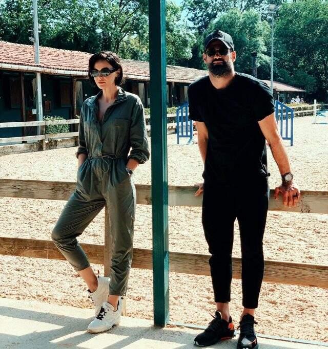 Zeynep Sever Demirel, Volkan Demirel'le tanışma hikayesini anlattı: Futbolcu denince istemedim Zeynep Sever Demirel, Volkan Demirel'le tanışma hikayesini anlattı: Futbolcu denince istemedim