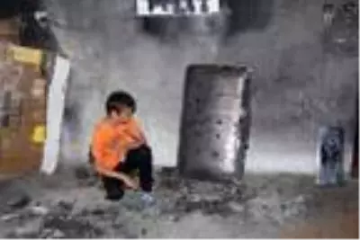 8 yıl önce yanan odayı dava bitmediği için kilitli tutmak zorunda kalan aile, senelerdir aynı kabusu yaşıyor
