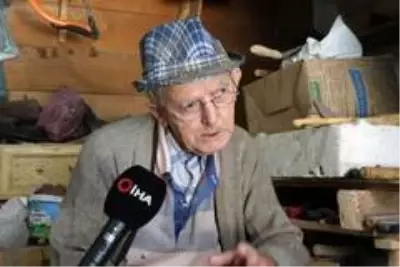 80 yaşındaki Hasan Dede'ye 'poşet delik' diye saldırdı 80 yaşındaki Hasan Dede'ye 'poşet delik' diye saldırdı