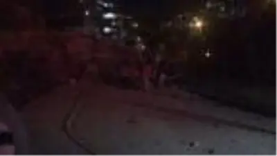 9 katlı boş bina, toprak kaymasında yıkıldı 9 katlı boş bina, toprak kaymasında yıkıldı