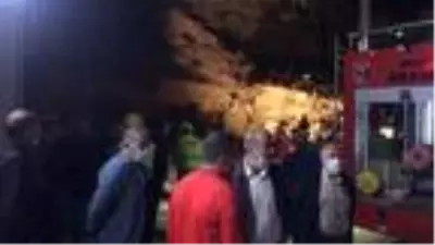 9 katlı boş bina, toprak kaymasında yıkıldı 9 katlı boş bina, toprak kaymasında yıkıldı