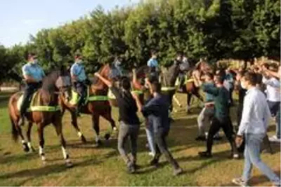 Son dakika haberleri: Adana'da atlı birlikler Türk Bayrağı'na selam vererek göreve başladı Son dakika haberleri: Adana'da atlı birlikler Türk Bayrağı'na selam vererek göreve başladı