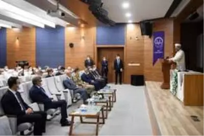 Ali Erbaş: 'İyiliğin de huzurun da teminatı olmamız gerekiyor' Ali Erbaş: 'İyiliğin de huzurun da teminatı olmamız gerekiyor'