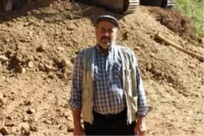 Aşağı Kayacık Muhtarı Yaşar'dan Çerçioğlu'na yol teşekkürü Aşağı Kayacık Muhtarı Yaşar'dan Çerçioğlu'na yol teşekkürü