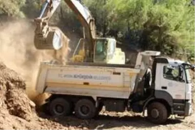 Aşağı Kayacık Muhtarı Yaşar'dan Çerçioğlu'na yol teşekkürü Aşağı Kayacık Muhtarı Yaşar'dan Çerçioğlu'na yol teşekkürü