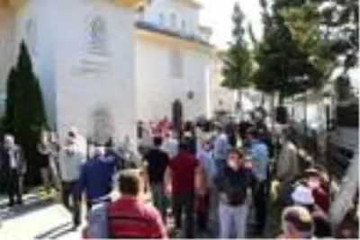 Baba ve kızı 8 saat arayla hayatını kaybetti Baba ve kızı 8 saat arayla hayatını kaybetti