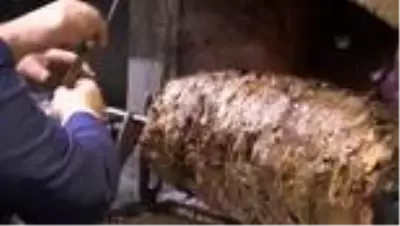 Bakan Varank, cağ kebabı kesti Bakan Varank, cağ kebabı kesti