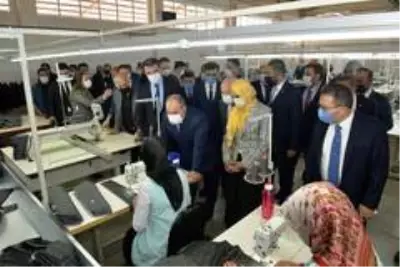 Bakan Varank cağ kebabı kesti Bakan Varank cağ kebabı kesti