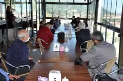 Başkan Biçer, muhtarlar ve gazetecilerle kahvaltıda buluştu Başkan Biçer, muhtarlar ve gazetecilerle kahvaltıda buluştu