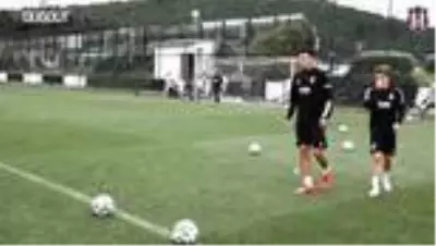 Beşiktaş'ta Çizgi Yarışması: Erdoğan Kaya vs Rıdvan Yılmaz vs Ersin Destanoğlu Beşiktaş'ta Çizgi Yarışması: Erdoğan Kaya vs Rıdvan Yılmaz vs Ersin Destanoğlu