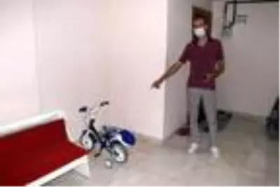 Bisiklet hırsızlığı güvenlik kamerasında Bisiklet hırsızlığı güvenlik kamerasında