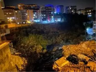 Bursa'da 3 ay önce boşaltılan 9 katlı apartman çöktü Bursa'da 3 ay önce boşaltılan 9 katlı apartman çöktü