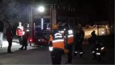 Bursa'da 3 ay önce boşaltılan 9 katlı apartman çöktü Bursa'da 3 ay önce boşaltılan 9 katlı apartman çöktü