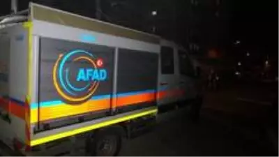 Bursa'da 3 ay önce boşaltılan 9 katlı apartman çöktü Bursa'da 3 ay önce boşaltılan 9 katlı apartman çöktü