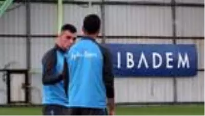 Çaykur Rizespor Teknik Direktörü Tomas: 'İyi savunma yaparsak Sivas'tan puanla dönebiliriz' Çaykur Rizespor Teknik Direktörü Tomas: 'İyi savunma yaparsak Sivas'tan puanla dönebiliriz'