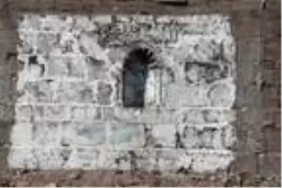 Diyarbakır'da gecekonduların yıkılmasıyla kitabe ve nişler ortaya çıktı Diyarbakır'da gecekonduların yıkılmasıyla kitabe ve nişler ortaya çıktı