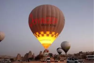 Engelli genç kızın Kapadokya'da balona binme hayali gerçeğe dönüştü Engelli genç kızın Kapadokya'da balona binme hayali gerçeğe dönüştü