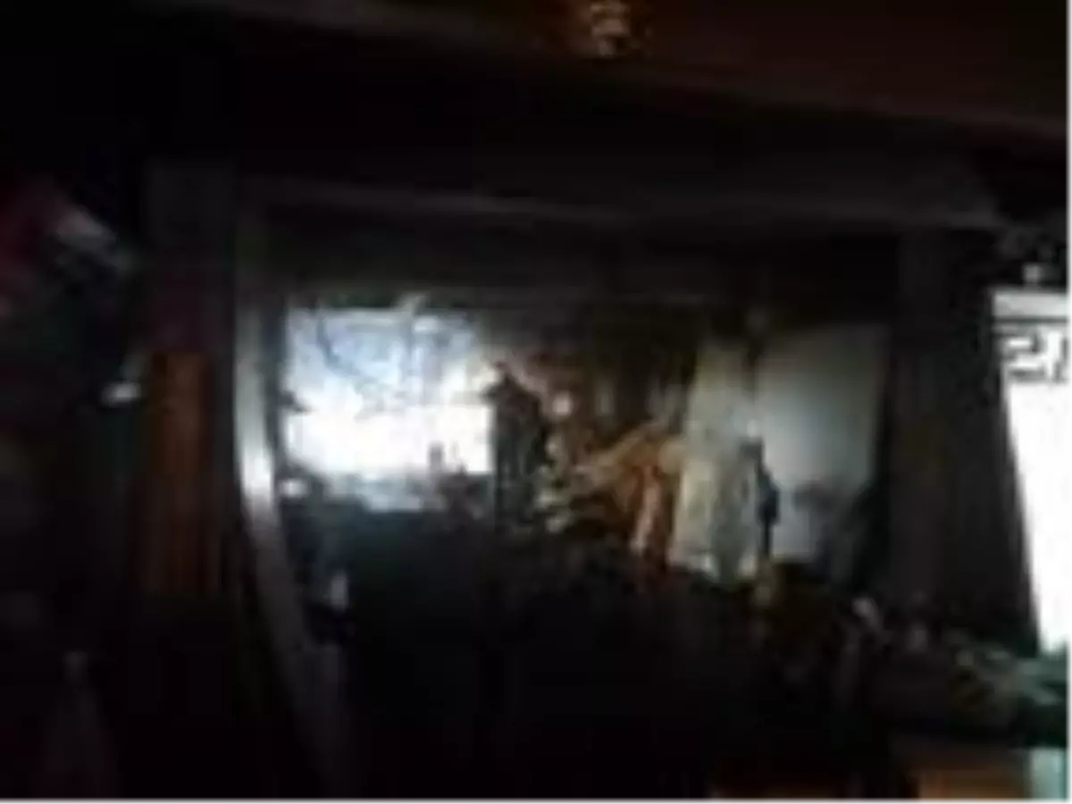 Son dakika haberleri... Gebze'de mobilya atölyesi yandı