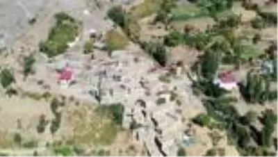 Geleneksel yöntemlerle üretilen pekmez kahvaltı sofralarını tatlandırıyor Geleneksel yöntemlerle üretilen pekmez kahvaltı sofralarını tatlandırıyor