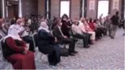 HDP Eş Genel Başkanı Sancar, Diyarbakır'da düzenlenen toplantıya katıldı HDP Eş Genel Başkanı Sancar, Diyarbakır'da düzenlenen toplantıya katıldı